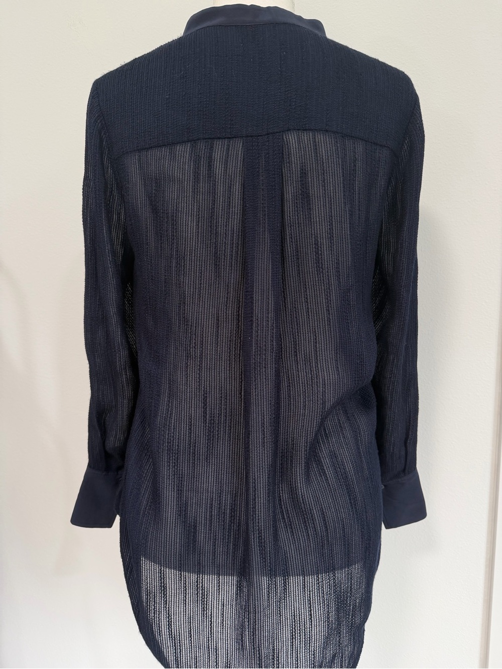 Vince Silk Blend Navy Sheer Blouse Minimalist Luxury Tunic Top Size 4 - Picture 4 of 8